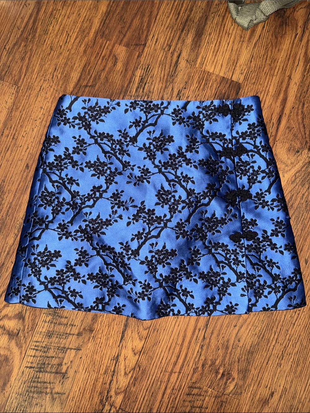 Zara Blue Mini Skirt with Black Floral Jacquard 17.1T